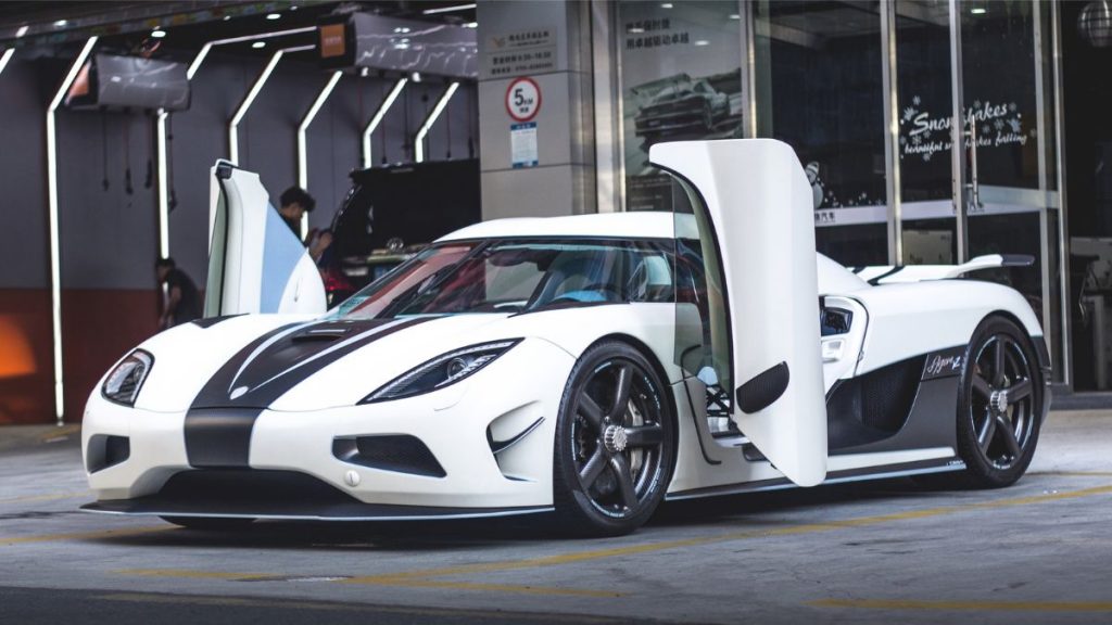 Mobil Supercar Terkeren yang Menggebrak Tahun 2024