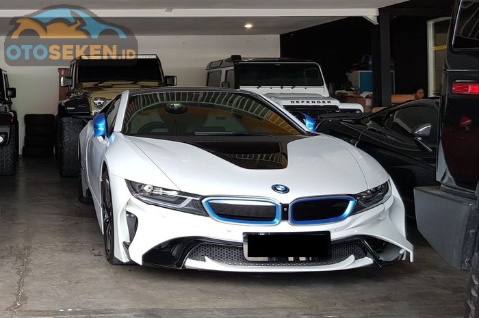 Sportcar BMW i8 Plug-in Hybrid, Desain Futuristis, Unit Sekennya Ada di Sini